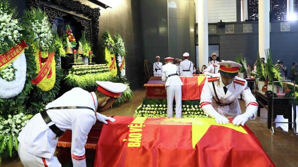 Lễ tang 3 chiến sĩ cảnh sát PCCC và CNCH hy sinh khi làm nhiệm vụ - Sputnik Việt Nam
