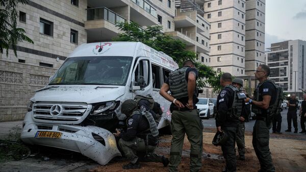 Xe ô tô bị hư hỏng sau cuộc tấn công của người Palestine vào Israel - Sputnik Việt Nam