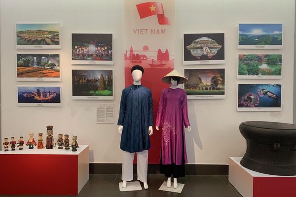 Triển lãm Sắc màu văn hóa ASEAN diễn ra từ ngày 08-12/08/2022 tại Bảo tàng Mỹ Thuật Hà Nội  - Sputnik Việt Nam