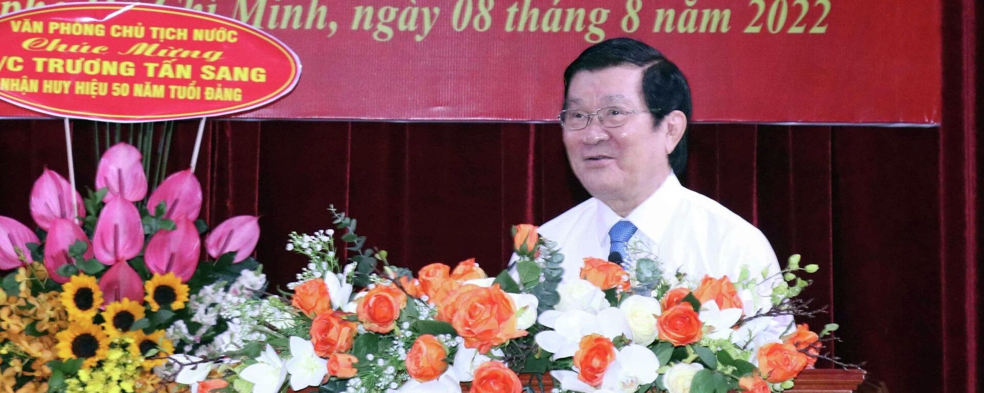 Trao tặng Huy hiệu 50 năm tuổi Đảng cho nguyên Ủy viên Bộ Chính trị, nguyên Chủ tịch nước Trương Tấn Sang - Sputnik Việt Nam, 1920, 08.08.2022