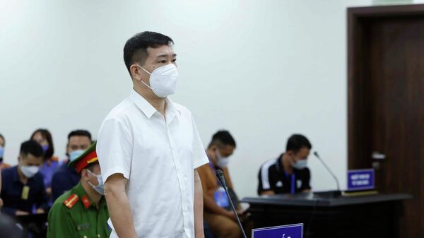 Xét xử sơ thẩm cựu Trưởng Công an quận Tây Hồ (Hà Nội) Phùng Anh Lê cùng 3 đồng phạm - Sputnik Việt Nam