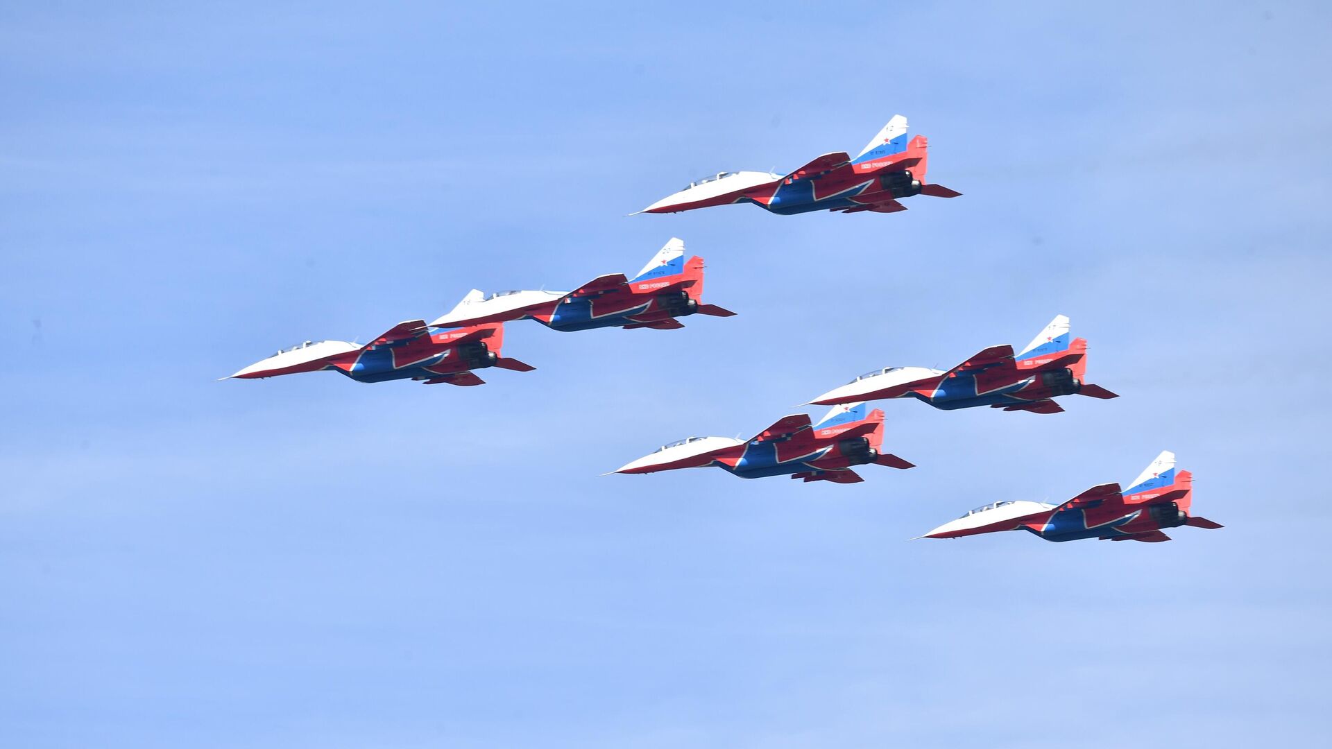 Máy bay MiG-29UB trong một màn trình diễn tại sự kiện lễ hội kỷ niệm 110 năm Ngày thành lập Lực lượng Không quân Nga - Sputnik Việt Nam, 1920, 12.08.2022