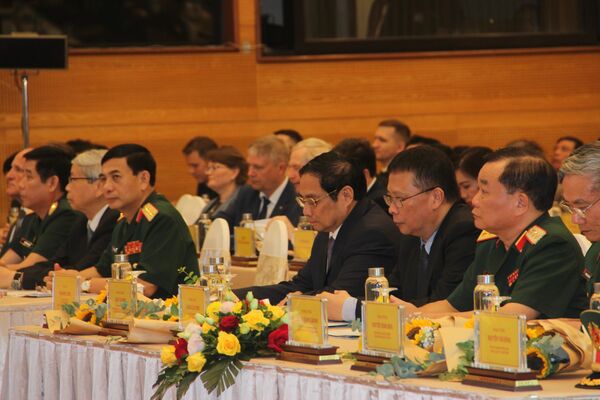 Hội nghị tổng kết 30 năm hợp tác trực tiếp giữa BQL Lăng Chủ tịch Hồ Chí Minh và Viện Nghiên cứu khoa học dược liệu và tinh dầu Liên Bang Nga - Sputnik Việt Nam