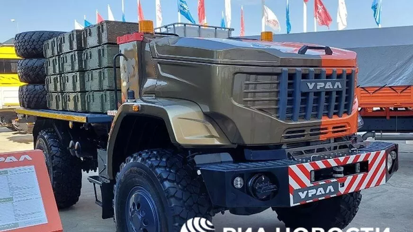 Nguyên mẫu xe tải quân sự không người lái đầu tiên được giới thiệu tại Army-2022    - Sputnik Việt Nam