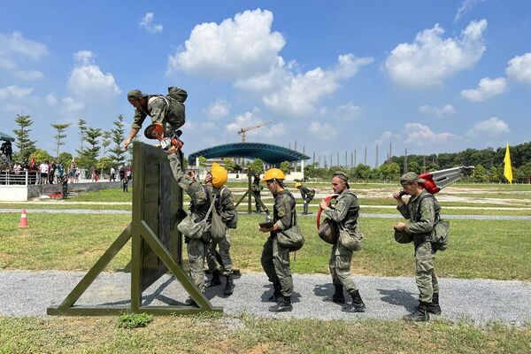 Hoàn thành các chuẩn mực trong khuôn khổ giai đoạn 1 của cuộc thi «Vùng tai nạn» thuộc «Army Games-2022». - Sputnik Việt Nam