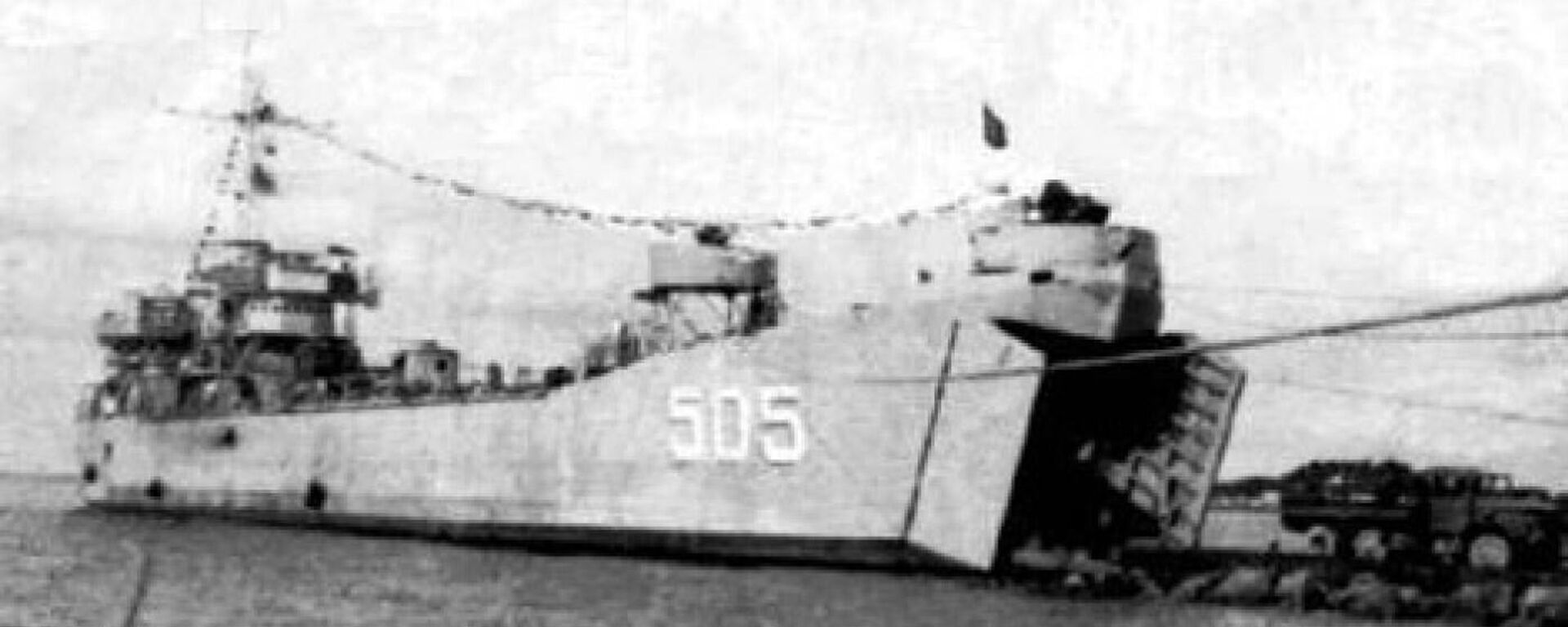 Tàu HQ505 đã lao lên bãi ngầm ở đảo Cô Lin cắm cờ khẳng định chủ quyền Tổ quốc vào ngày 14/3/1988. - Sputnik Việt Nam, 1920, 19.08.2022