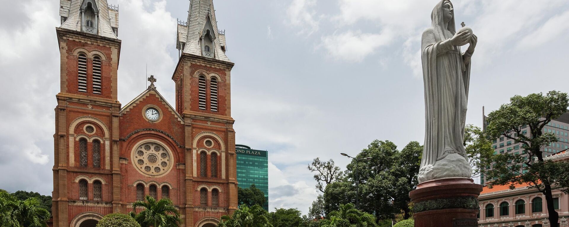 Quảng trường Nhà thờ Đức Bà ở thành phố Hồ Chí Minh - Sputnik Việt Nam, 1920, 27.04.2023