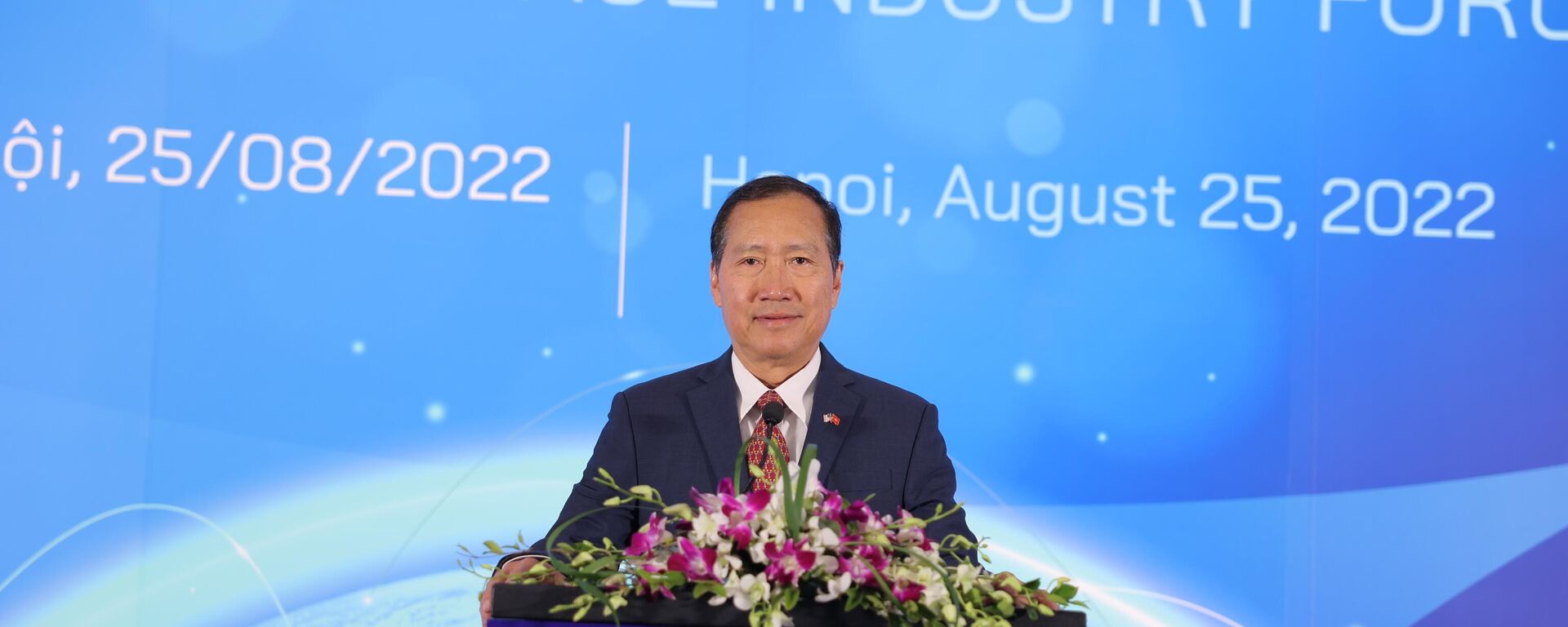 Giám đốc Boeing Việt Nam Michael Nguyễn phát biểu tại Diễn đàn Hàng không Vũ trụ Boeing tại Hà Nội - Sputnik Việt Nam, 1920, 25.08.2022
