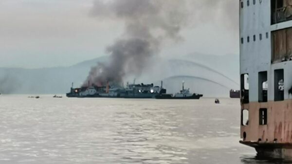 Cháy phà chở khách M / V Asia Philippines gần cảng Batangas ở miền nam Philippines - Sputnik Việt Nam