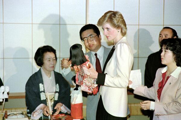Công nương xứ Wales Diana trong chuyến thăm Nhật Bản. - Sputnik Việt Nam