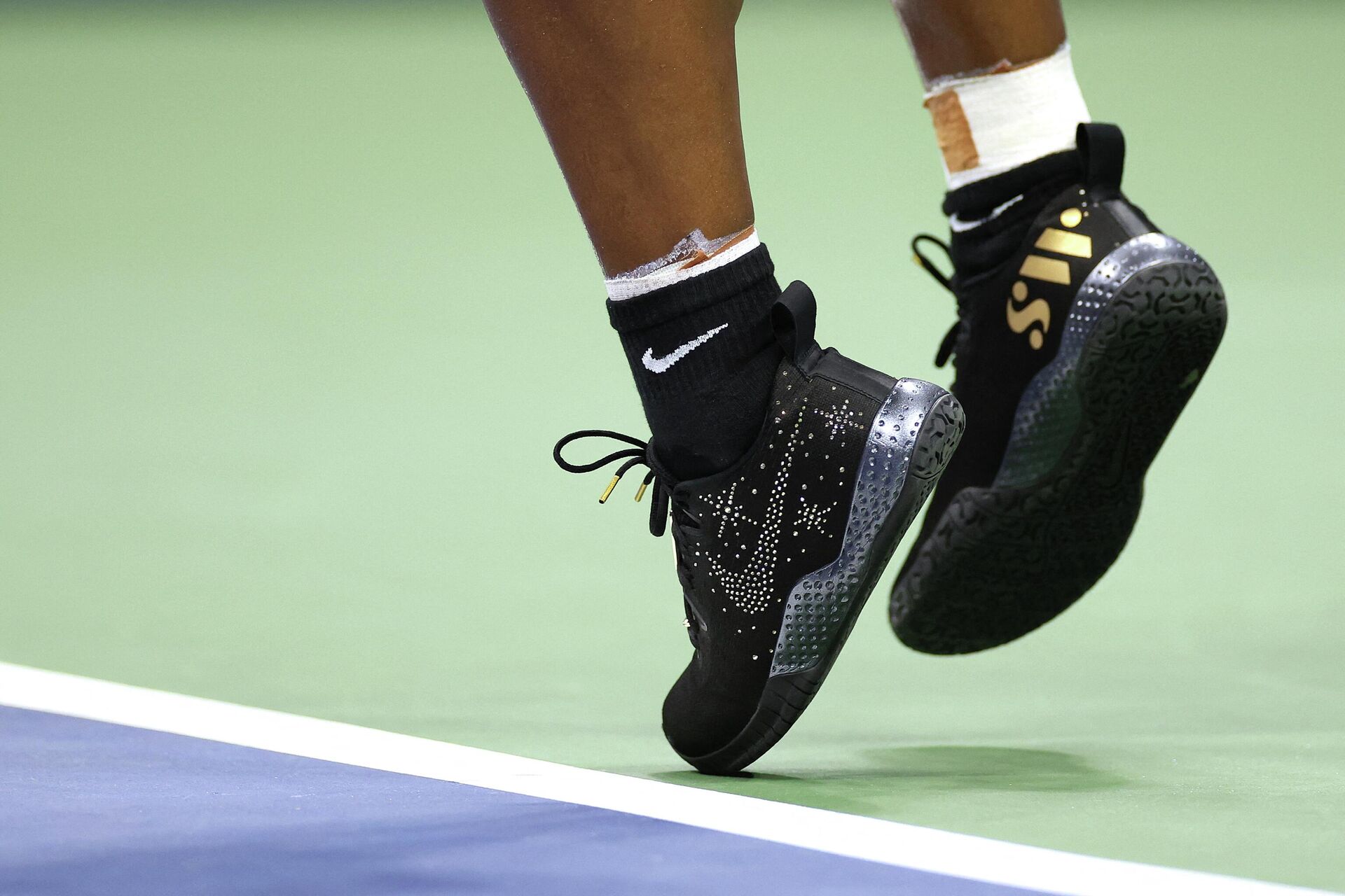 Giày tennis của Serena Williams đính 400 viên kim cương - Sputnik Việt Nam, 1920, 30.08.2022