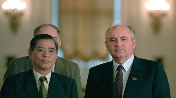 Mikhail Gorbachov và Nguyễn Văn Linh - Sputnik Việt Nam