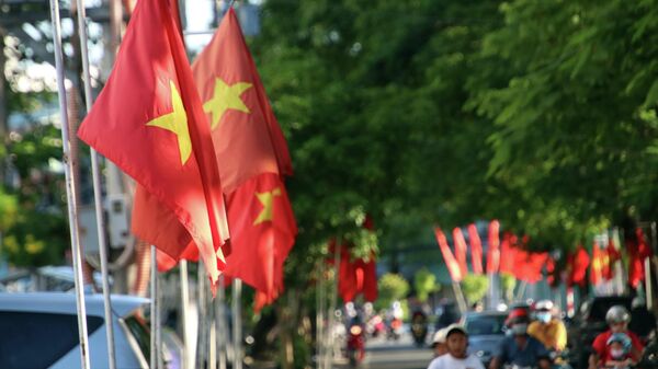Cà Mau: Rợp bóng cờ hoa, biểu ngữ trên đường phố chào mừng kỷ niệm 77 năm Ngày Quốc khánh 2/9 - Sputnik Việt Nam