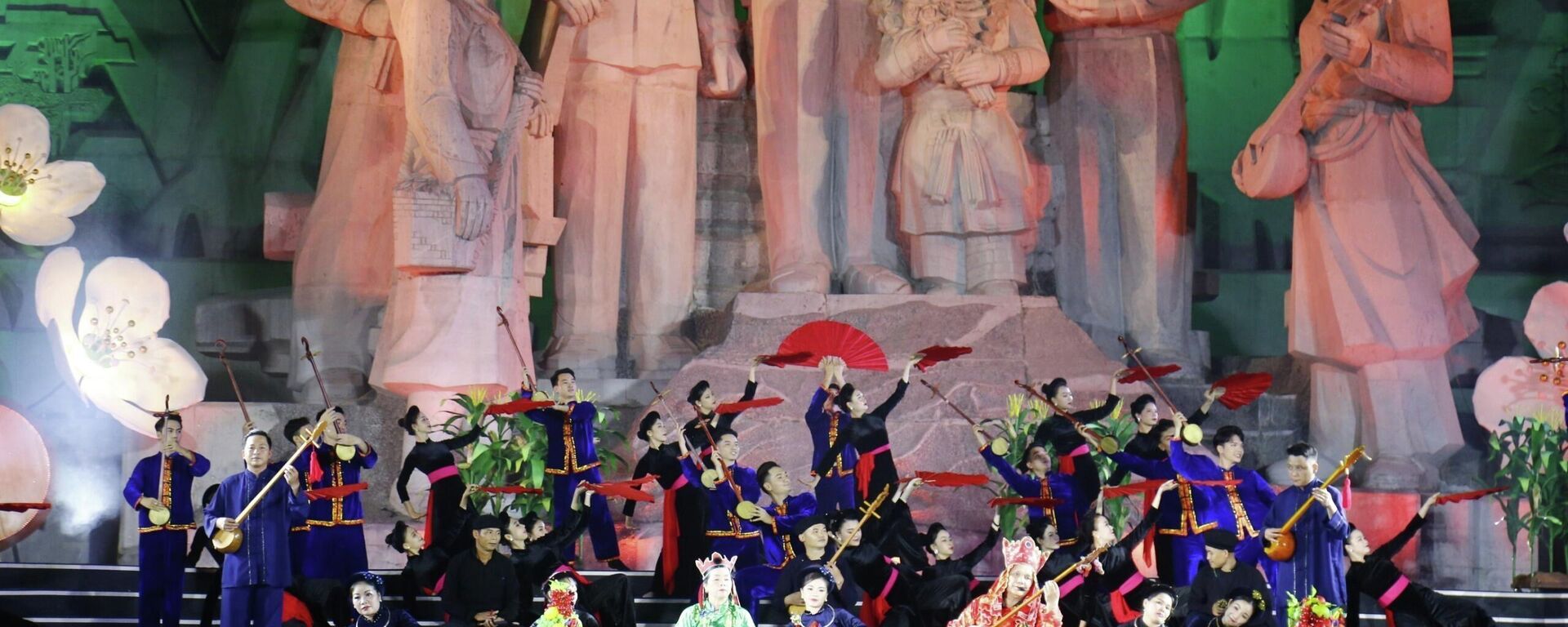 Lễ đón nhận Bằng ghi danh Thực hành Then là Di sản văn hóa phi vật thể đại diện của nhân loại và khai mạc Lễ hội Thành Tuyên năm 2022 - Sputnik Việt Nam, 1920, 04.09.2022
