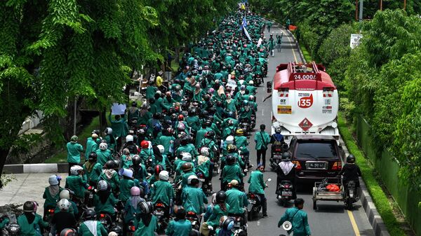 Hàng nghìn người ở Indonesia phản đối giá nhiên liệu tăng - Sputnik Việt Nam