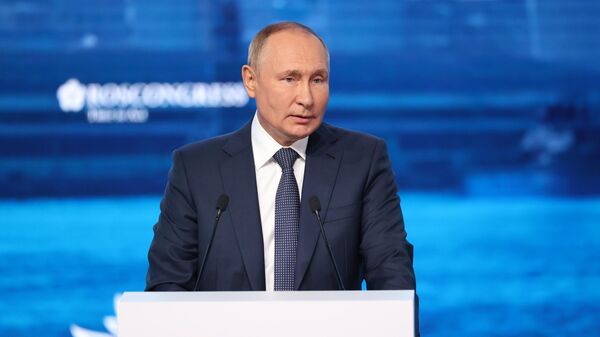 Tổng thống Nga Vladimir Putin tham dự Diễn đàn Kinh tế Phương Đông lần thứ 7 - Sputnik Việt Nam