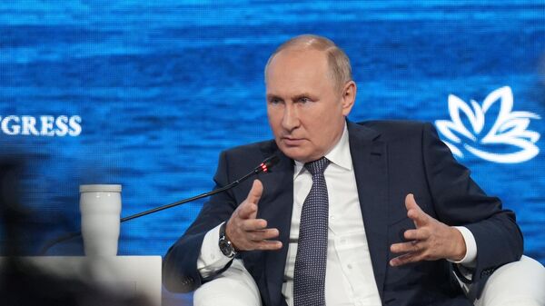 Tổng thống Nga Vladimir Putin tham dự Diễn đàn Kinh tế Phương Đông lần thứ 7 - Sputnik Việt Nam