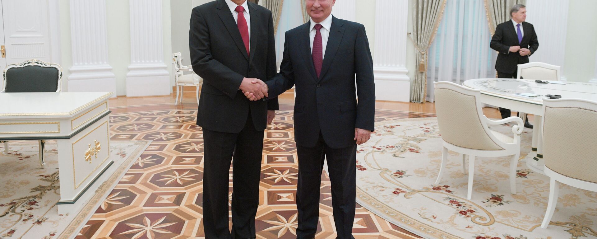 Tổng thống Nga Vladimir Putin và Chủ tịch Ủy ban Thường vụ Đại hội Nhân dân Toàn quốc Lật Chiến Thư - Sputnik Việt Nam, 1920, 08.09.2022
