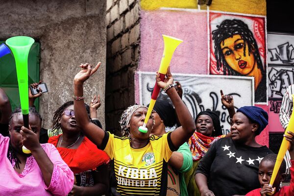 Người ủng hộ William Ruto ăn mừng chiến thắng ở Nairobi, Kenya. - Sputnik Việt Nam