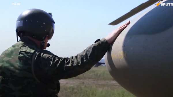 Phi công Nga cho biết lý do tại sao quân nhân Ukraina gọi  trực thăng của anh là Số 8 điên loạn  - Sputnik Việt Nam