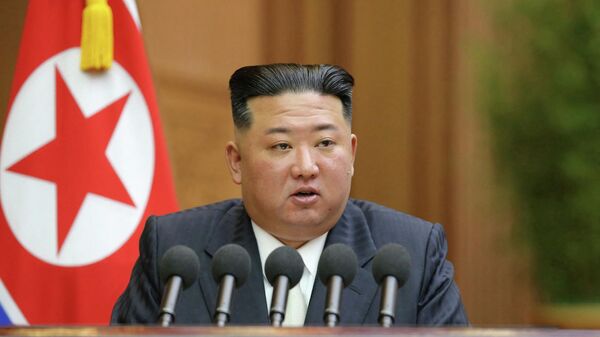 Nhà lãnh đạo Triều Tiên Kim Jong-un phát biểu tại cuộc họp ở Bình Nhưỡng - Sputnik Việt Nam