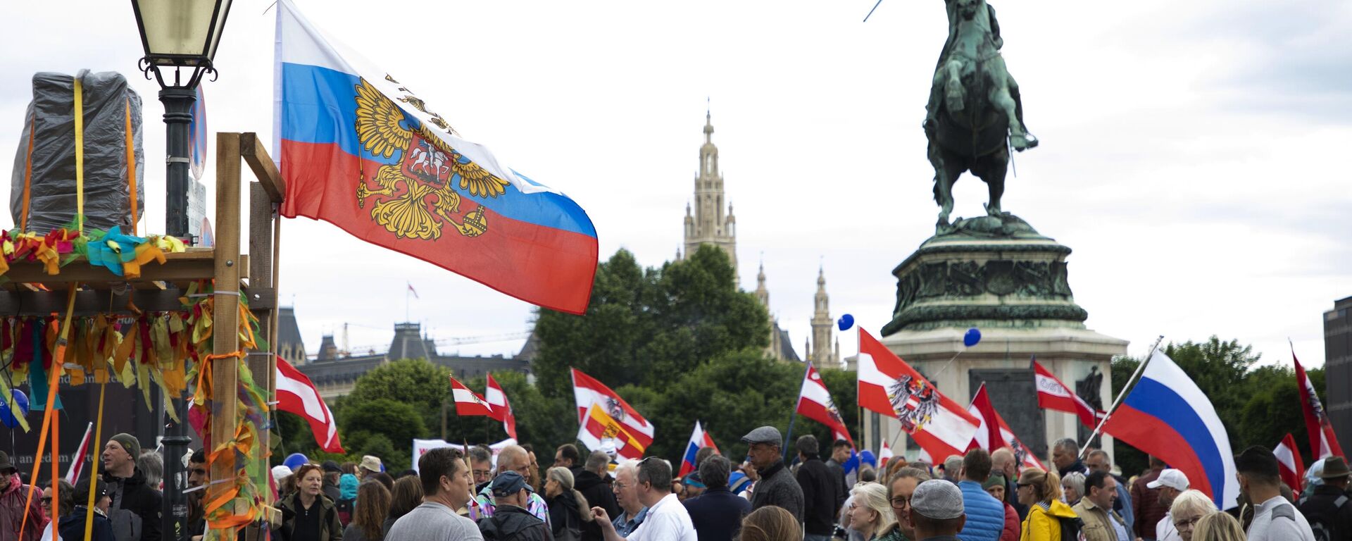 Biểu tình phản đối ở Vienna chống lại sự hỗ trợ tài chính cho Ukraina ở cấp nhà nước - Sputnik Việt Nam, 1920, 22.05.2023