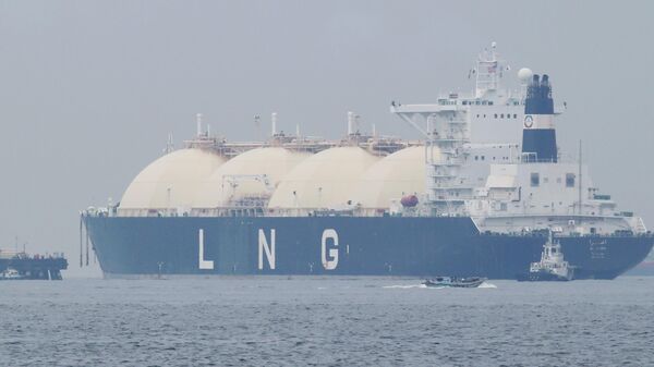 Tàu chở LNG cập cảng Yokohama, Nhật Bản - Sputnik Việt Nam