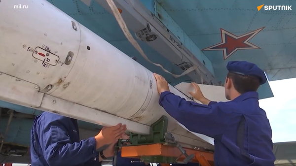Bộ Quốc phòng Liên bang Nga công bố hoạt động của các phi hành đoàn Su-34 với tên lửa chính xác cao - Sputnik Việt Nam