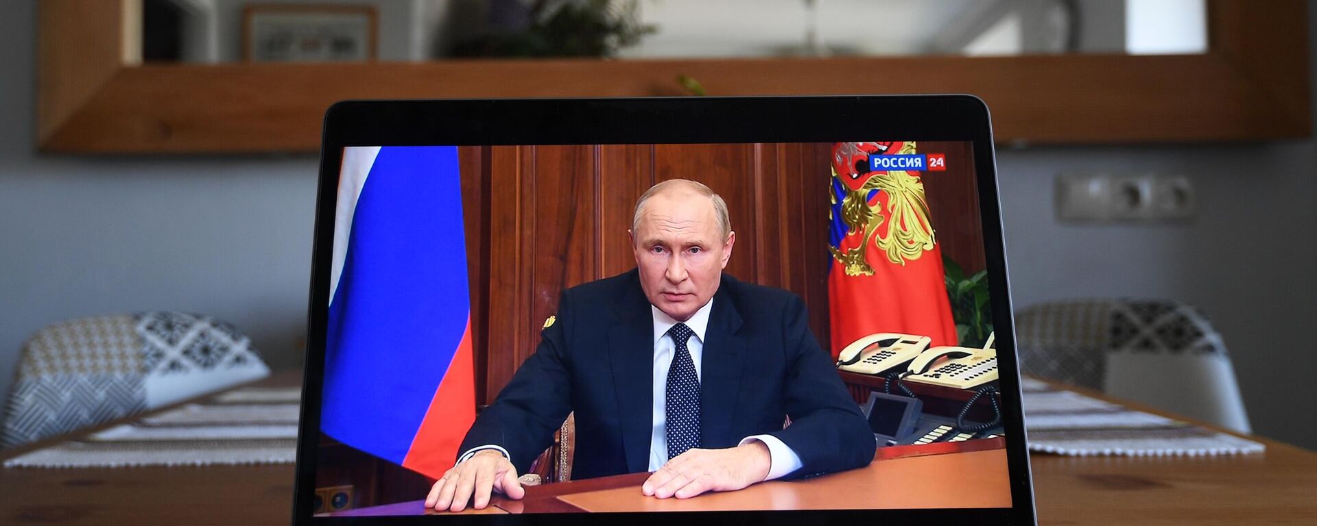 Phát thanh kêu gọi khẩn cấp của Tổng thống Liên bang Nga Vladimir Putin đối với người dân Nga - Sputnik Việt Nam, 1920, 21.09.2022