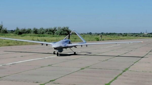 Máy bay không người lái tấn công của Thổ Nhĩ Kỳ Bayraktar TB2 do Ukraina tiếp nhận - Sputnik Việt Nam