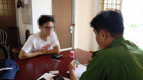 Tây Ninh kịp thời ngăn chặn 3 thanh niên chuẩn bị sang Campuchia để tìm 'việc nhẹ lương cao' - Sputnik Việt Nam