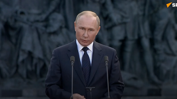 Putin: Nga sẽ không lặp lại những sai lầm trong quá khứ và sẽ không từ bỏ chủ quyền của mình - Sputnik Việt Nam