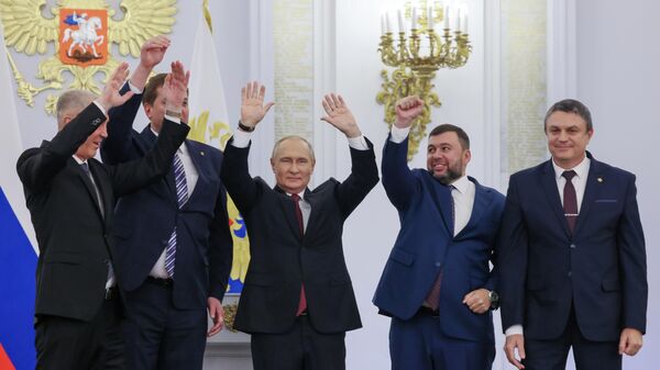 Lễ ký kết các thỏa thuận về việc gia nhập các khu vực DPR, LPR, Zaporozhye và Kherson vào Liên bang Nga đã diễn ra tại Điện Kremlin - Sputnik Việt Nam