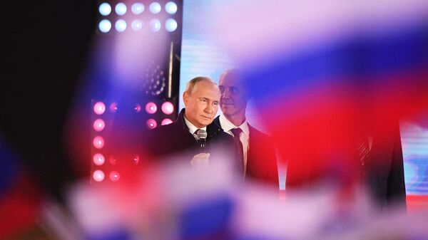 Tổng thống Nga Vladimir Putin tham gia một buổi hòa nhạc tại Quảng trường Đỏ - Sputnik Việt Nam
