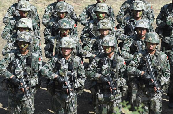 Những người lính Trung Quốc trong một cuộc tập trận ở Ấn Độ. - Sputnik Việt Nam