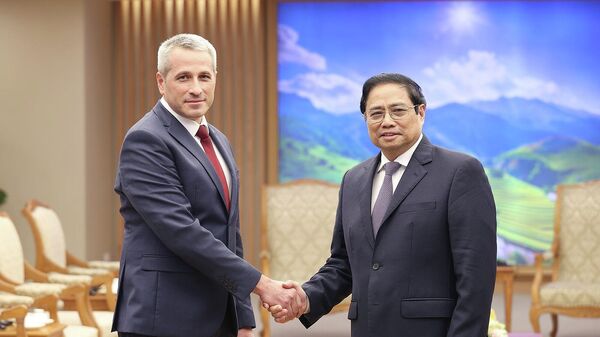 Thủ tướng Phạm Minh Chính tiếp Đại sứ Cộng hòa Belarus tại Việt Nam - Sputnik Việt Nam