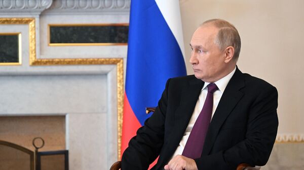 Tổng thống Nga Vladimir Putin gặp Tổng thống UAE Mohammed bin Zayed Al Nahyan - Sputnik Việt Nam