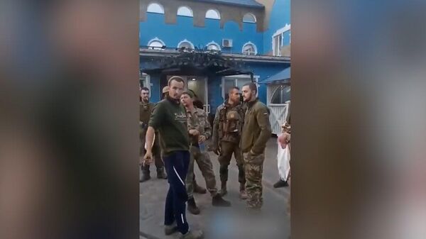 Quân nhân Ukraina ghi lại tin nhắn video sau khi tấn công thất bại - Sputnik Việt Nam