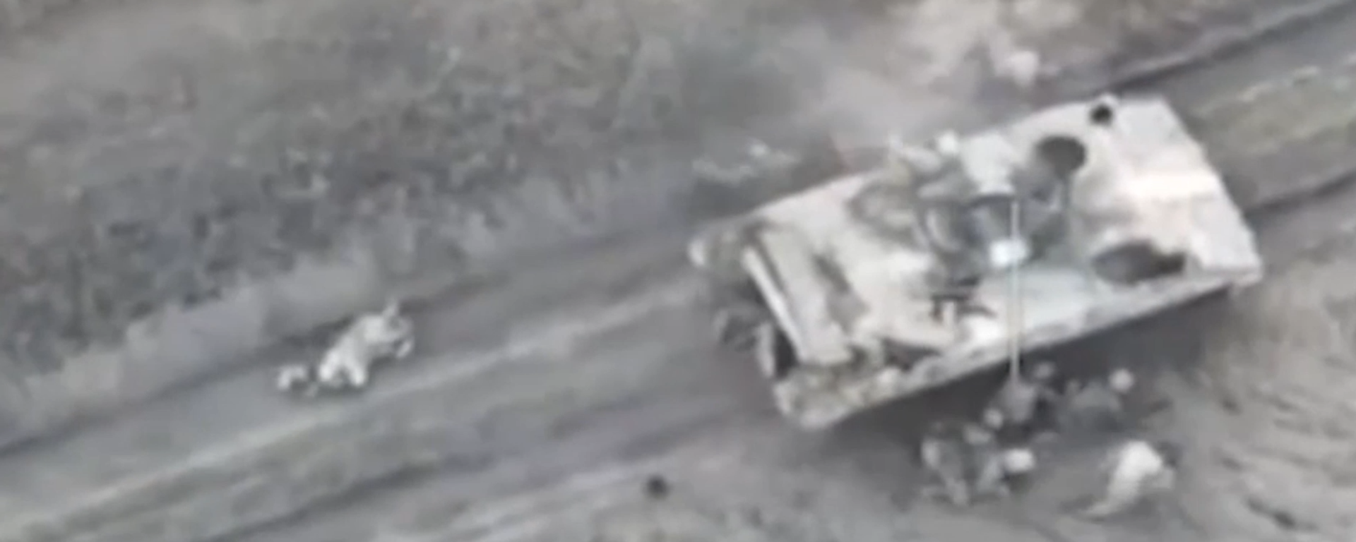 Bộ Quốc phòng Liên bang Nga cho thấy cảnh các xe bọc thép của Ukraina gần Kherson bị phá hủy - Sputnik Việt Nam, 1920, 13.10.2022