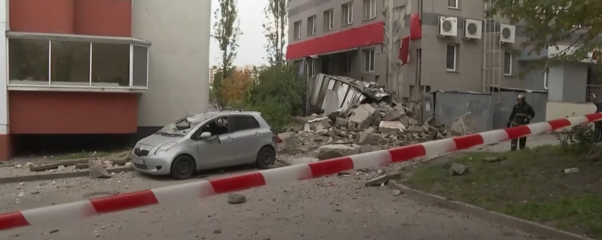 Video: Một tòa nhà dân cư ở Belgorod bị hư hại do trúng tên lửa của Lực lượng vũ trang Ukraina - Sputnik Việt Nam, 1920, 14.10.2022