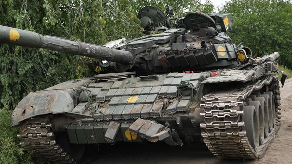 Lực lượng vũ trang Nga hạ gục xe tăng T-72 của Lực lượng vũ trang Ukraina - Sputnik Việt Nam