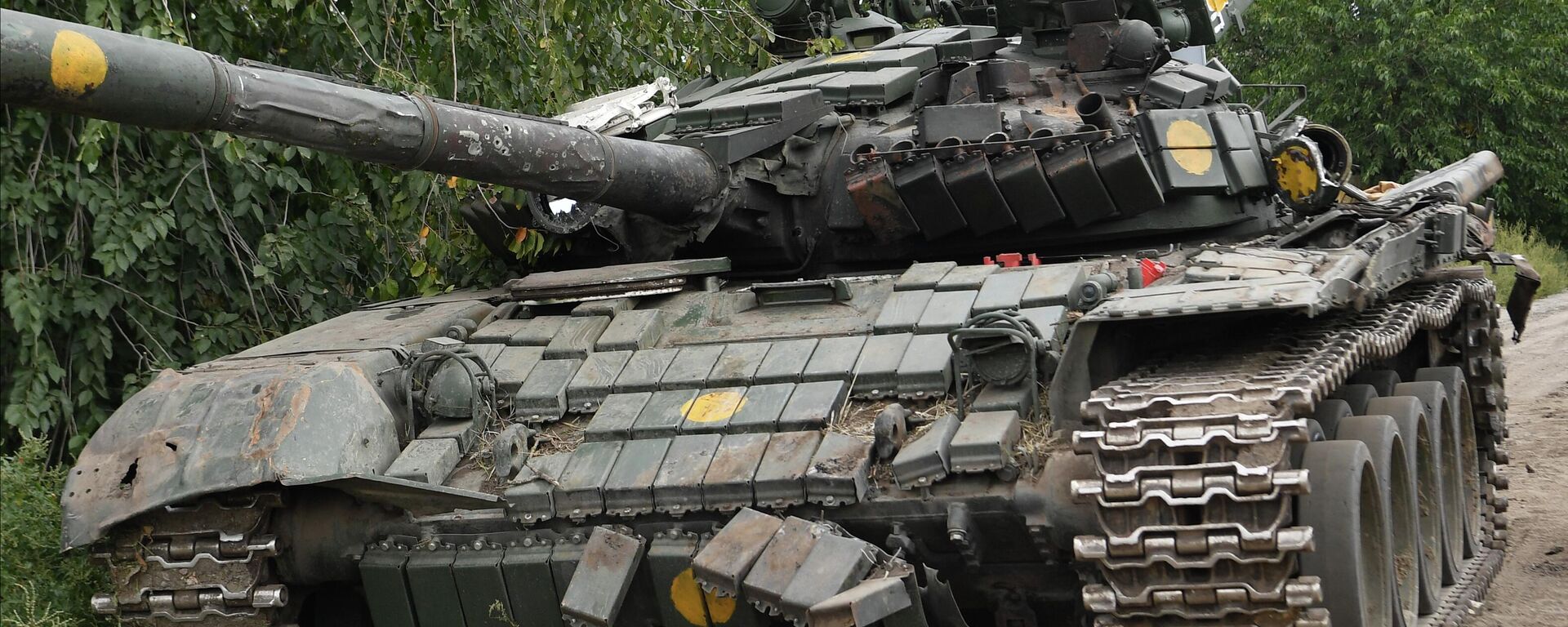 Lực lượng vũ trang Nga hạ gục xe tăng T-72 của Lực lượng vũ trang Ukraina - Sputnik Việt Nam, 1920, 17.10.2022
