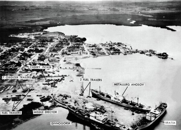 Quang cảnh cảng Mariel với các tàu Liên Xô trong cuộc khủng hoảng tên lửa Cuba. - Sputnik Việt Nam
