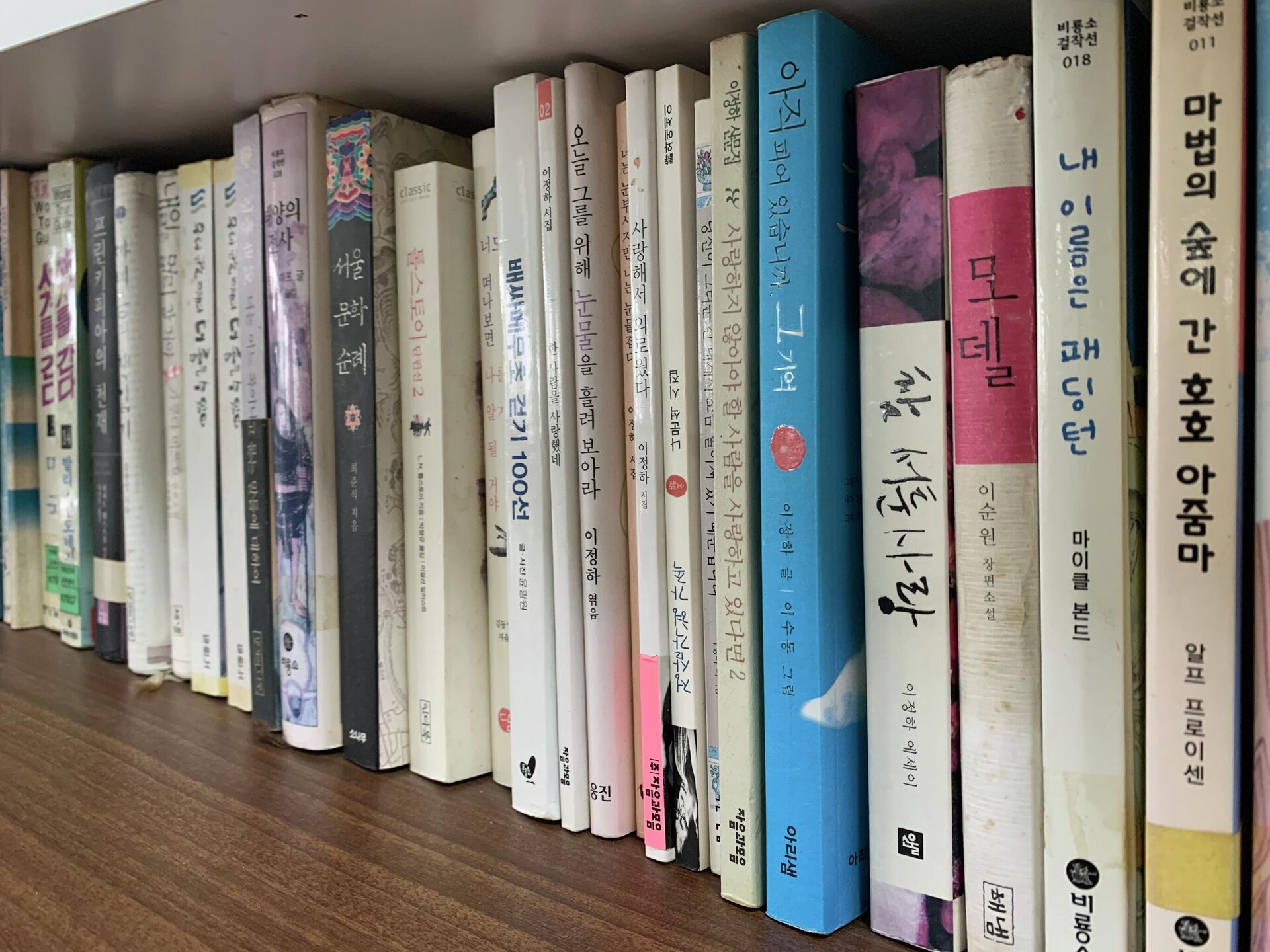 TS. Park Nark Jong đã tài trợ 500 bản sách và tạp chí cho Góc Văn hóa Hàn Quốc tại VICAS  - Sputnik Việt Nam, 1920, 21.10.2022