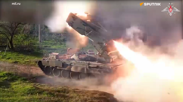 BQP Nga chiếu video về hoạt động của hệ thống Solntsepyok trong chiến dịch đặc biệt ở Ukraina - Sputnik Việt Nam