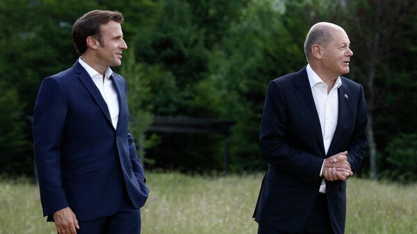 Tổng thống Pháp Emmanuel Macron và Thủ tướng Đức Olaf Scholz - Sputnik Việt Nam