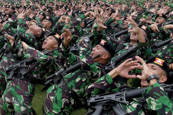 Binh sĩ Indonesia trong các cuộc tập trận an ninh để chuẩn bị cho Hội nghị thượng đỉnh G20 ở Denpasar trên đảo Bali. - Sputnik Việt Nam