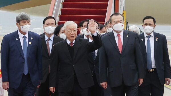 Lãnh đạo Đảng đến Bắc Kinh, bắt đầu chuyến thăm Trung Quốc - Sputnik Việt Nam