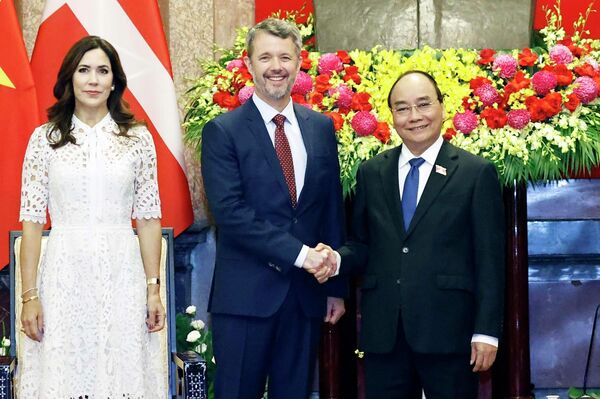 Chủ tịch nước Nguyễn Xuân Phúc tiếp Thái tử kế vị Đan Mạch Frederik  - Sputnik Việt Nam