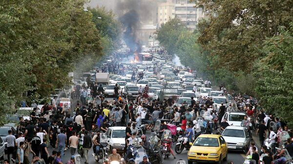 Người biểu tình ở trung tâm Tehran, Iran - Sputnik Việt Nam